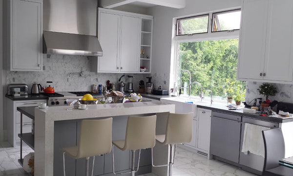 Quartz Raised Bar With Double Waterfall