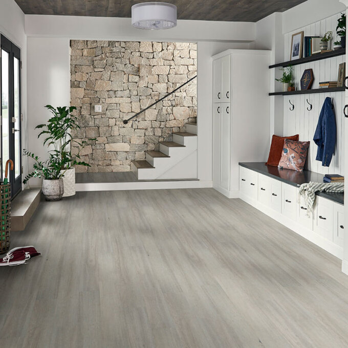 Cyrus Brianka 7"x48" Vinyl Tile