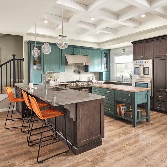 Cyrus Ryder 7"x48" Vinyl Tile