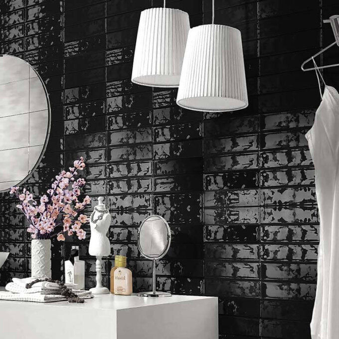 Oceani Black 2.5"x10" Glossy Porcelain Tile